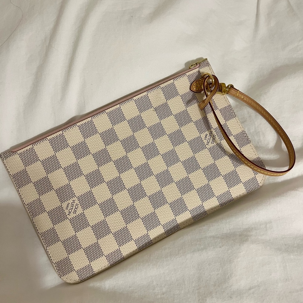 Louis Vuitton damier azur pouchette